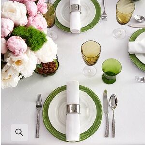 NEW SFERRA Juliet Napkins, Set of 8 in White, 22” x 22”, Square, NWT